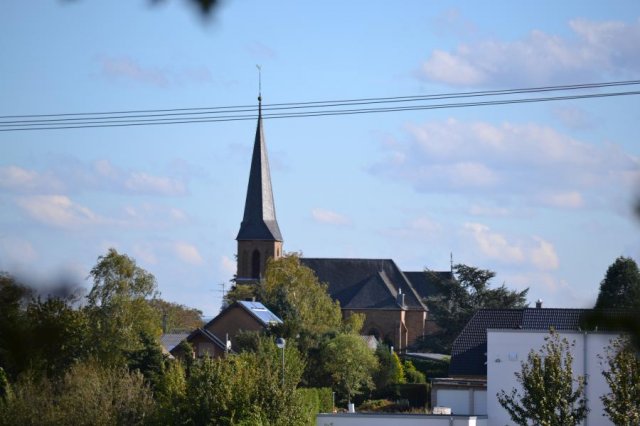 Dorf u.Kirche aus Richtung West